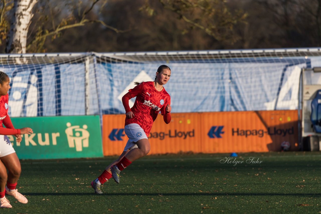 Bild 205 - wBJ Hamburger SV - Holstein Kiel : Ergebnis: 8:0